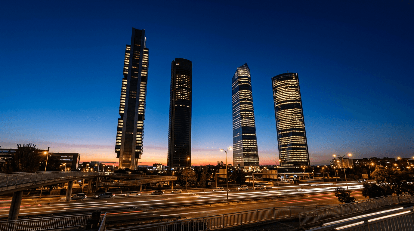 Skyline de Madrid al anochecer